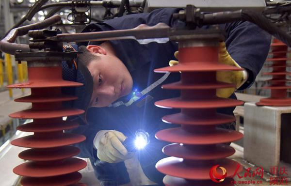 重庆:“动车医生”精诊细修 备战2019年春运