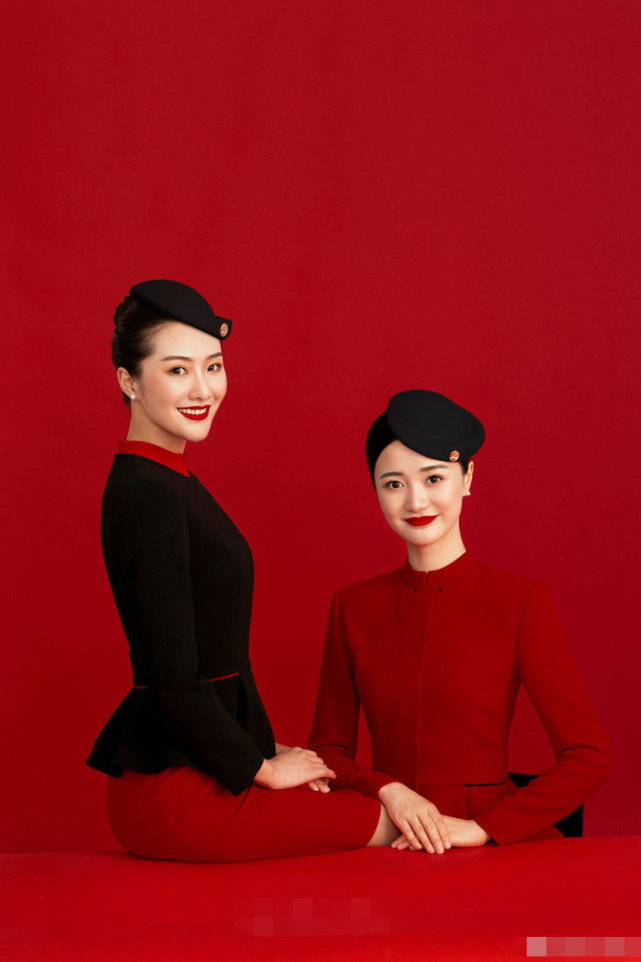川航空乘小姐姐第7代制服定妆照出炉,美翻全场,网友:恍恍惚惚