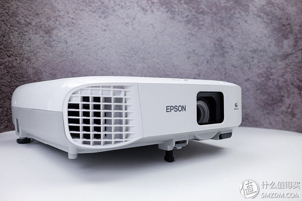 #达人发文幸运屋#商教两用的专业投影机新选择:探寻 EPSON 爱普生CB-970 投影机