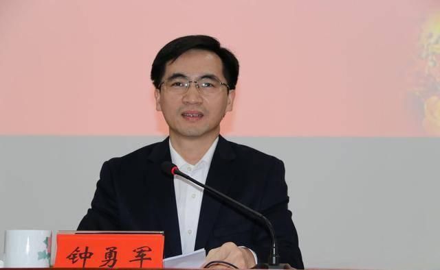  提拔：挂职干部提拔快，很多省直机关处级干部并不愿意挂职，为