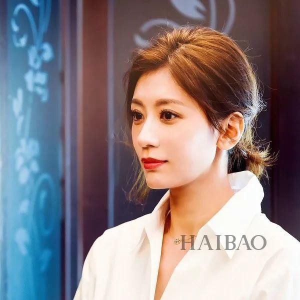 不信｜42岁贾静雯颜值有Bug了？原来这个地方有道纹真的会显老