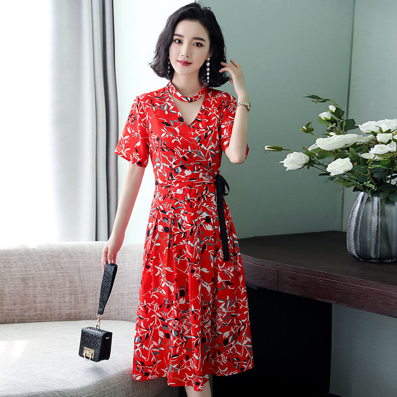 成熟女人最爱的真丝连衣裙，简直美绝了，而且显瘦效果一级棒