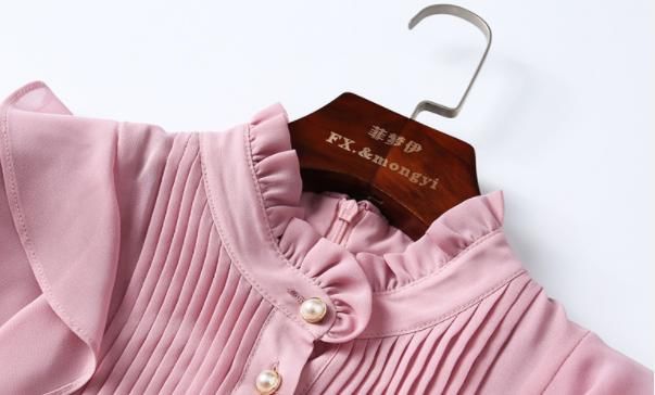 大嫂以为她的裙子很漂亮了！没想到竟有如此高贵的“重磅裙”