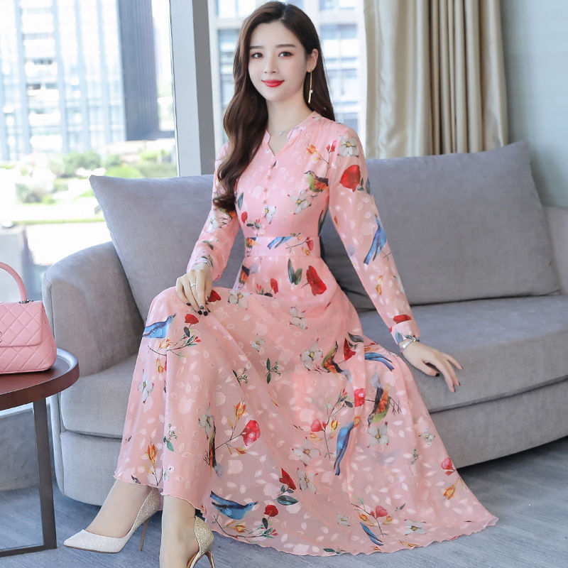 立秋后尽量不要穿太邋遢，试试这几款刚上新的秋裙，仙气值爆表