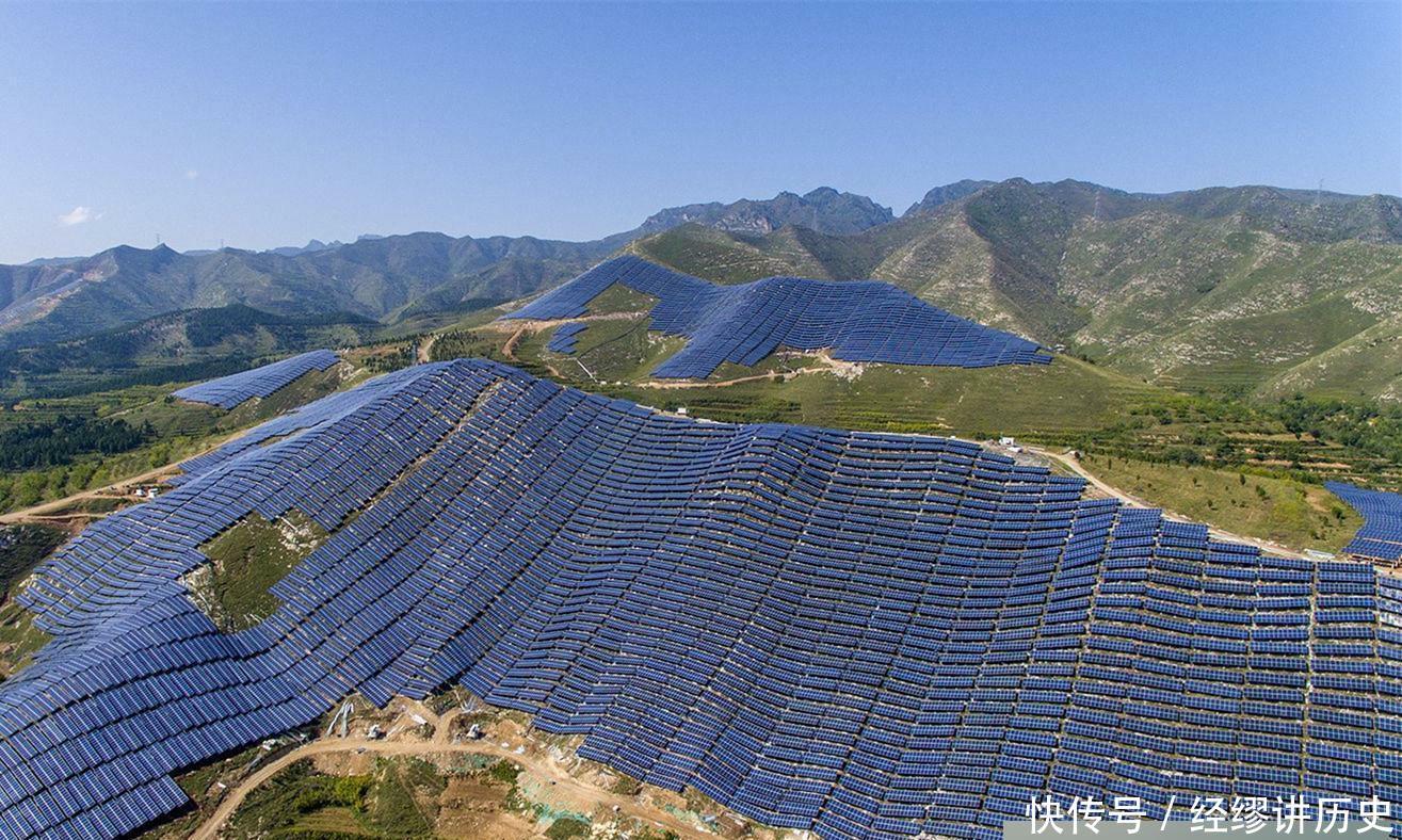  #绵延#全球最大光伏电站，耗资88亿，绵延40公里全是光伏板！