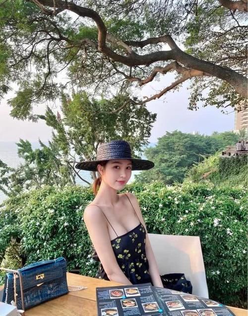时尚■CrissieLee清凉时尚秀,这样的夏日穿搭,你会接受吗