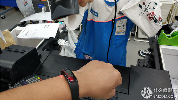 支持离线支付,还能与天猫精灵互动,乐心手环5这次做得用心了