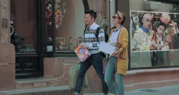 《中餐厅2》开播比起最早国民CP重聚，我更好奇赵薇舒淇在厨房足