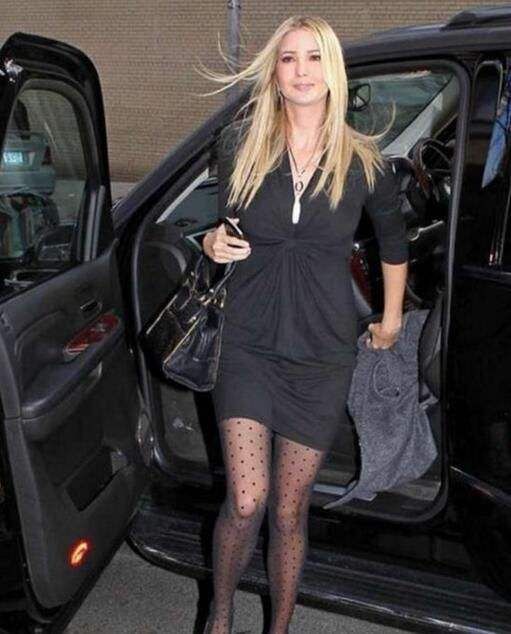 伊万卡穿丝袜:图四化身兔女郎演绎黑丝诱惑