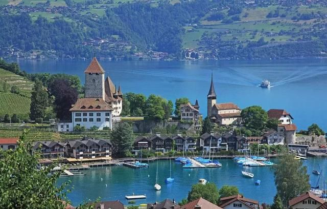 阿尔卑斯冰原列车，踏上瑞士最美风景之旅