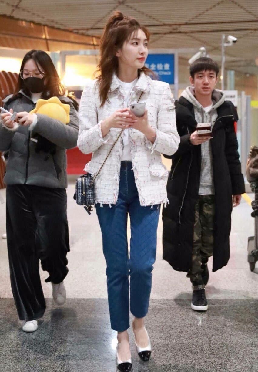 江疏影没有高级脸,腿也没有郑爽好看,但她穿衣服就是看着舒服!