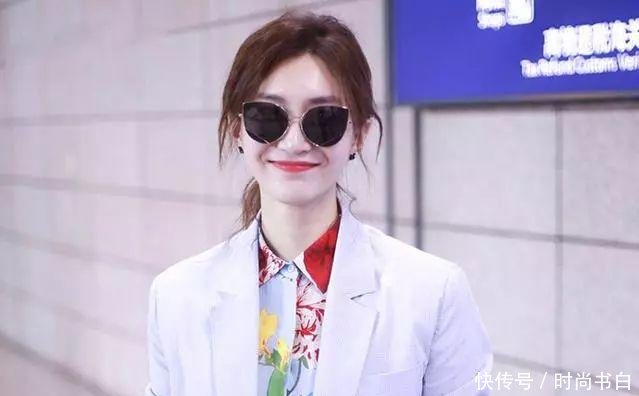 江疏影和杨幂都靠着这身拼装西装重回18岁，你的巅峰在哪里？