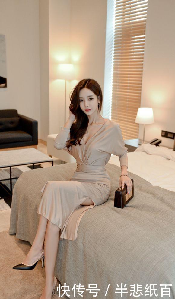  #大方#大方优雅的紧身裙美女，秀出青春活力范！
