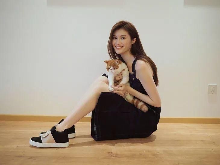 时髦办 | 何穗好爱印花，可一点不俗