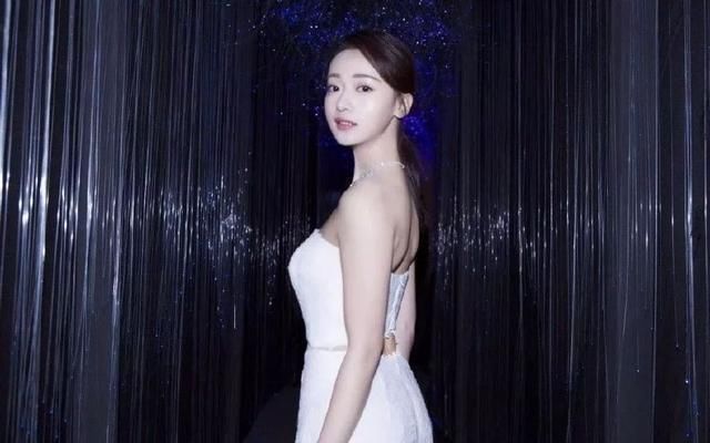 《延禧攻略》众位娘娘换下古装，乾隆会翻谁的牌?