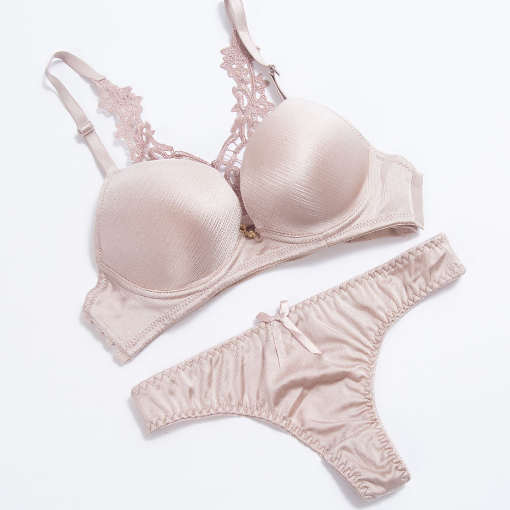 9月发工资，这4件文胸一定要买，穿上气质如兰添柔情