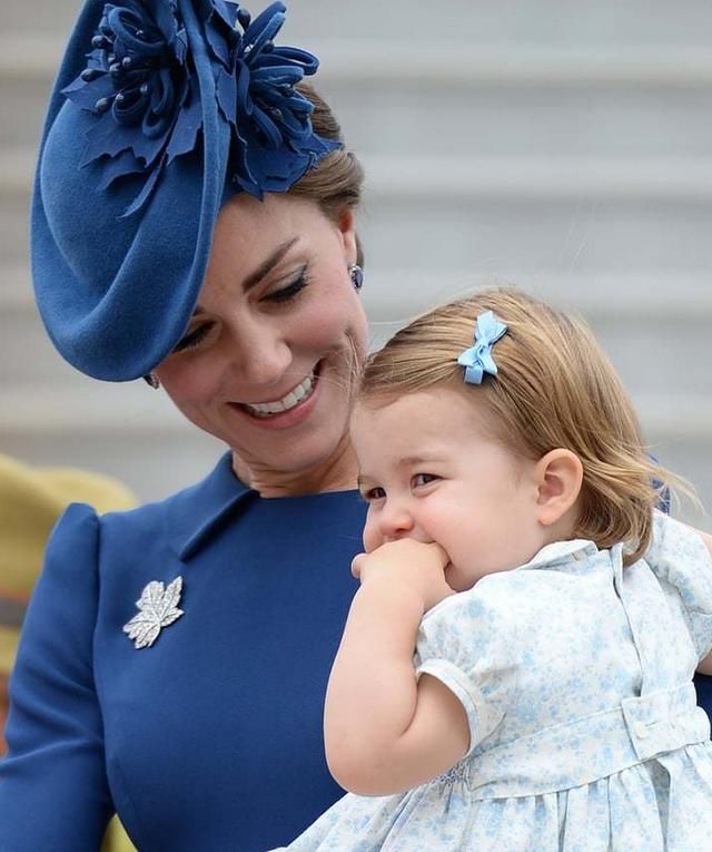 暖心的画面让人心碎！凯特王妃和夏洛特公主美好的每一个瞬间