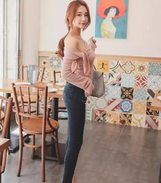 爱美女性不管怎么搭配牛仔裤,都是那么的时尚好看!