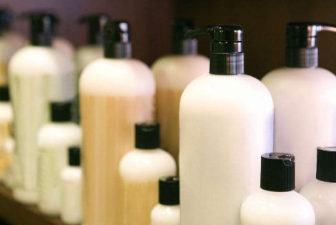 女大学生毕业开网店，自主研发护肤品年赚400万