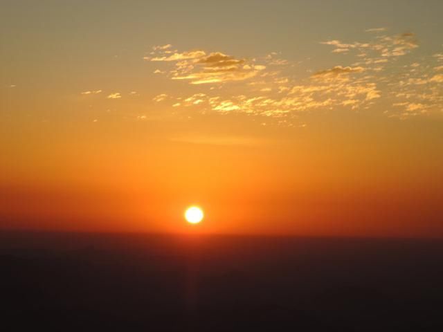 河南这个地方看日出绝对媲美泰山，云雾似天外之云，犹如人间仙境