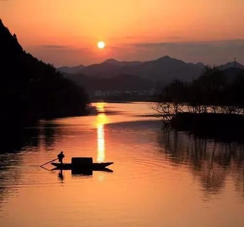 驿道古枫，世外桃源！婺源的秋天才真的是美哭了