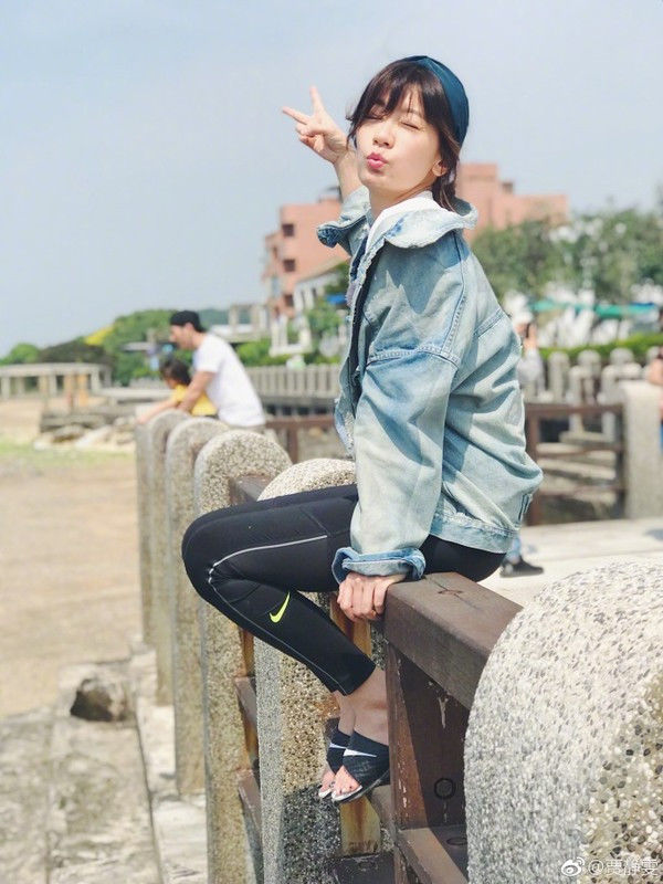 42岁贾静雯颜值有Bug了？原来这个地方有道纹真的会显老