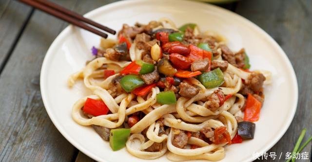  『加油』全国各地特色面来了，一起为武汉热干面加油！齐心一定能赢