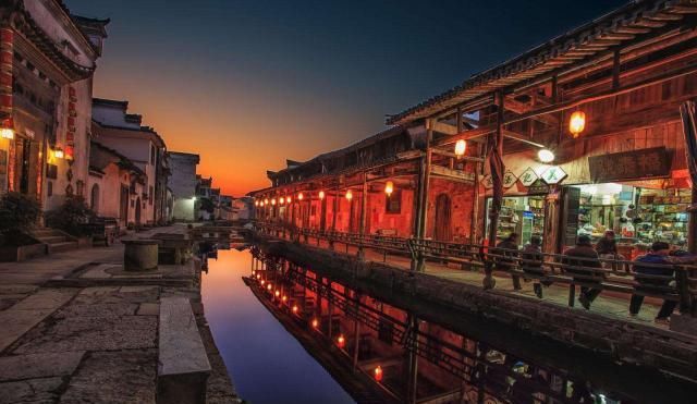 安徽这个古镇商业化不浓，胜过凤凰大理，被誉为桃花源里的人家!