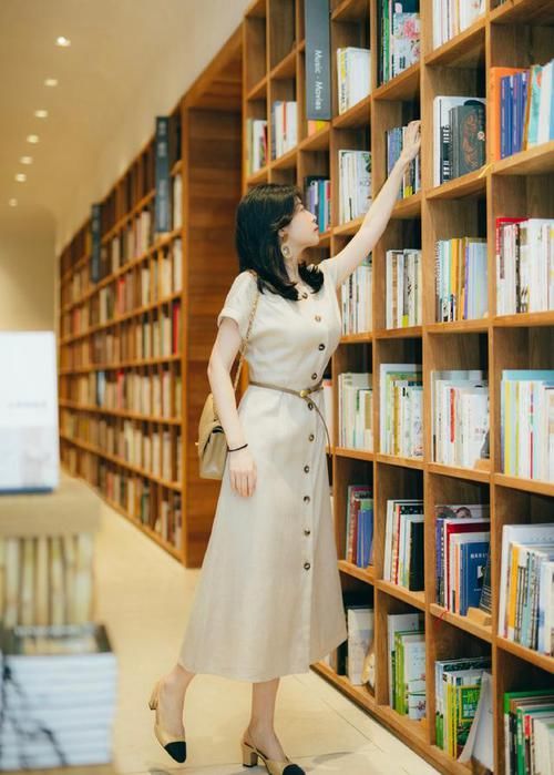  『女人』女人就这三个年龄段，你在什么样的年龄段穿什么样的衣服，才会美