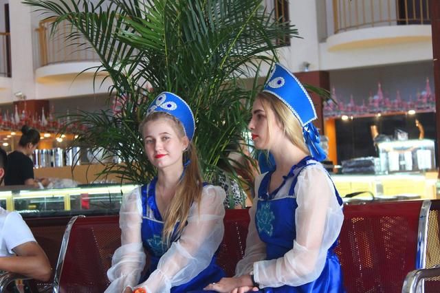 俄罗斯姑娘来到中国，大呼我爱中国却“好景不长”，直言这点不好