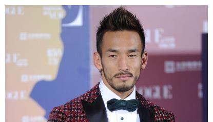  【孙继海】亚洲球员在欧洲联赛的高光时刻：中村俊辅绝杀曼联，孙继海一敌四