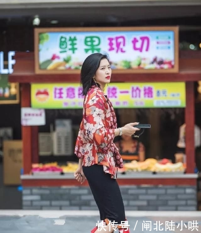  女人：街拍,高跟鞋是女人的灵魂,展现女人的成熟与自信