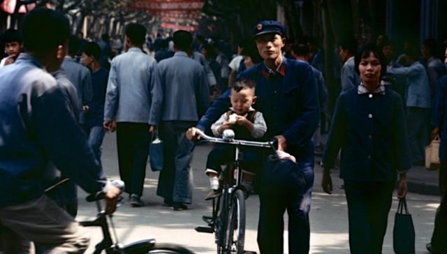 1973年中国百姓真实老照片：没想到那时候的人们是这样子生活