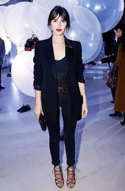 120斤还能穿得这么美，因为她知道衣服要这样搭！