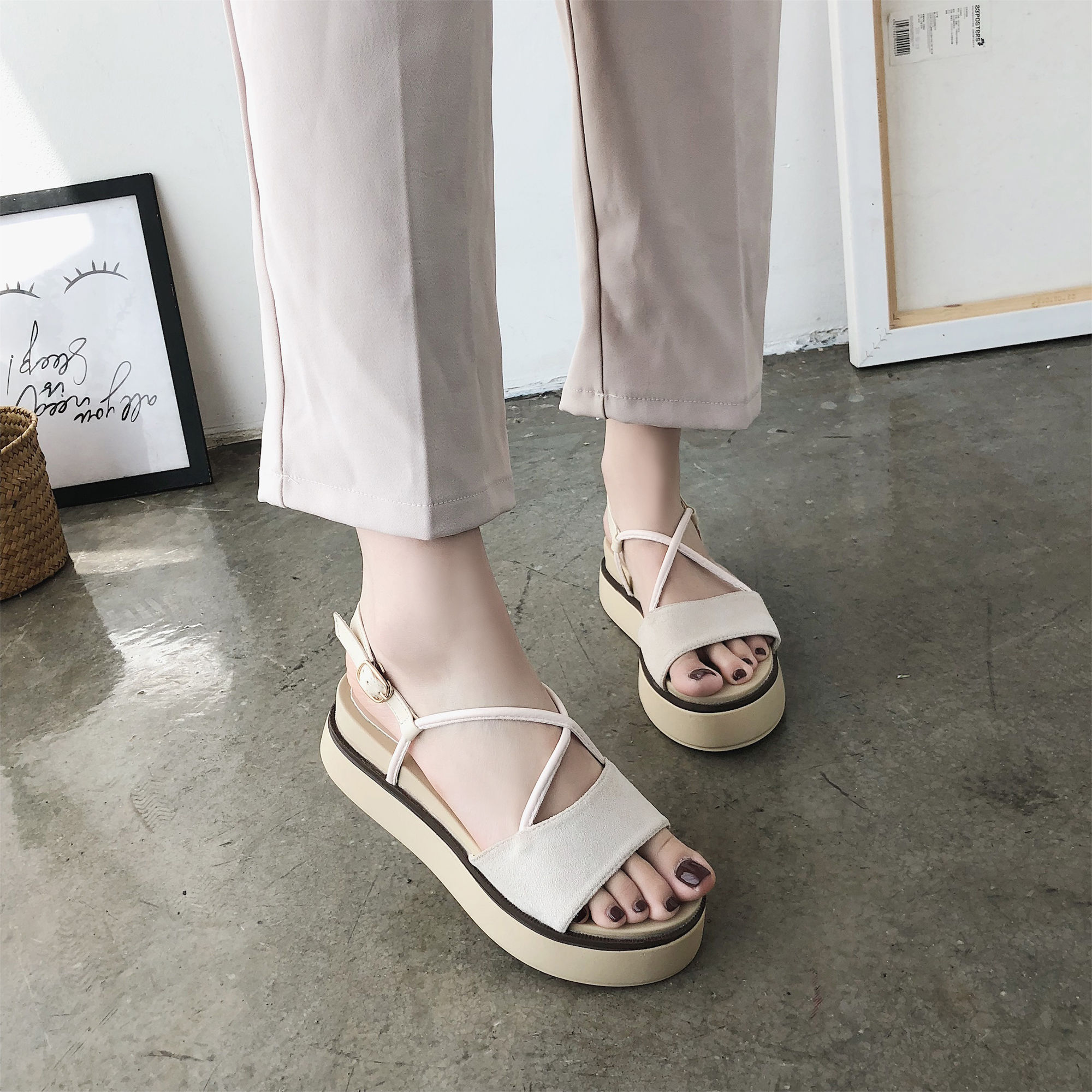 哇塞!这几双凉鞋真好看，一眼就让人念念不忘