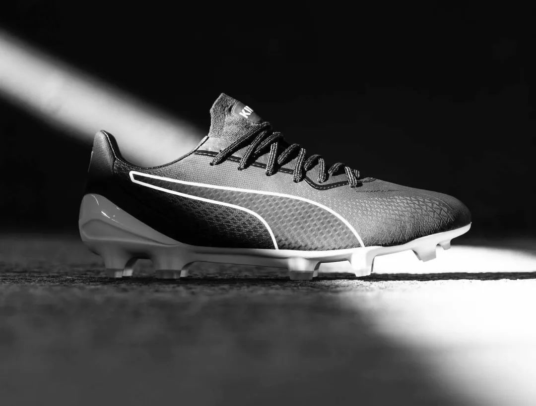  「KING」近观PUMA KING Platinum Lazertouch足球鞋