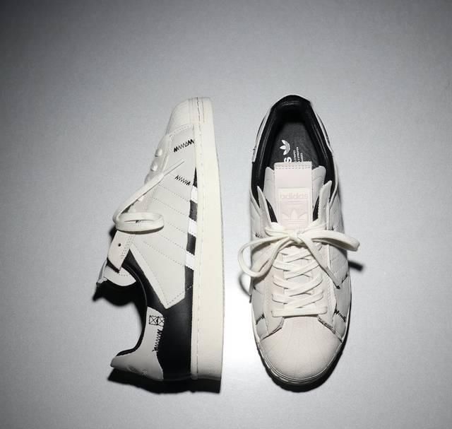  『AJ』球鞋丨“小丑配色”AJ 1穿了就想出去放火、阿迪贝壳头也玩起解构！