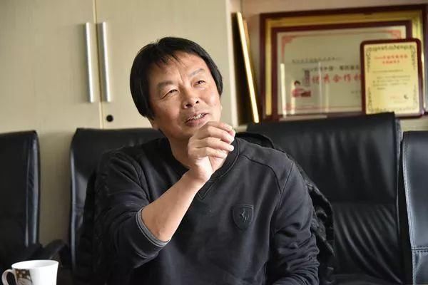 冯小刚回撕崔永元:“你不是病人，你是坏人!”网友:这说辞和马蓉