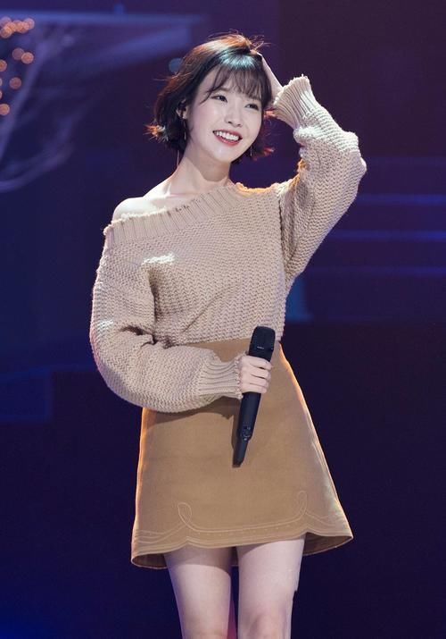 『千万别』脸上有这个特征的女人,千万别留长发,土气显脸大,短发更适合你