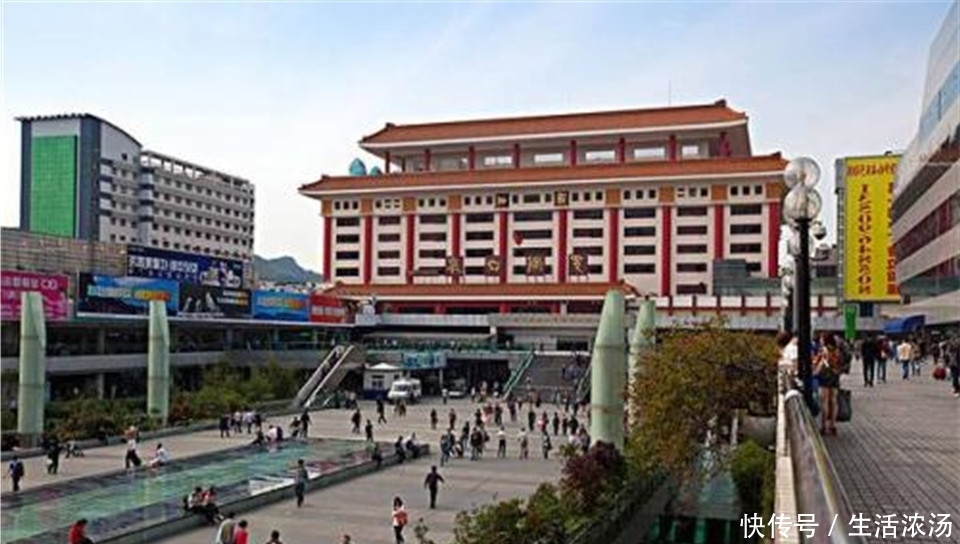  「罗湖口岸」深圳罗湖口岸实拍：人流量每天达20多万，还有深圳