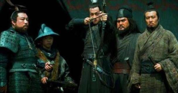 「三国」吕布未斩杀过什么名将,只杀过两个菜鸟,为何被称为三国第一?