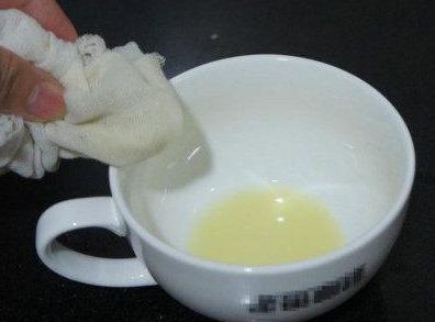 十个胖子九个湿，女朋友用土方法，逼出湿气，1个月瘦到95斤，没