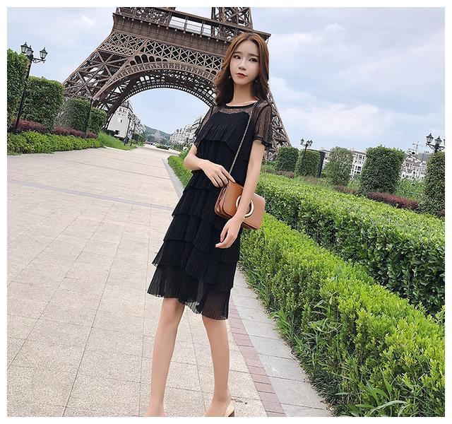 街拍美女温柔优雅的套装搭配，穿上尽显淑女范哦！