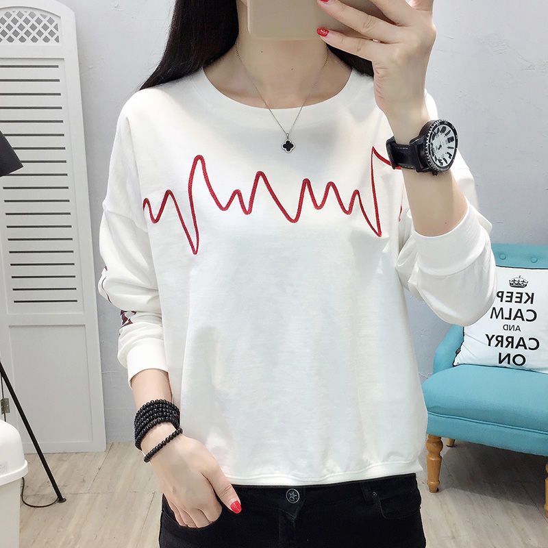 漂亮的居家小姐姐，相当有意思小衣服，既漂亮又清纯