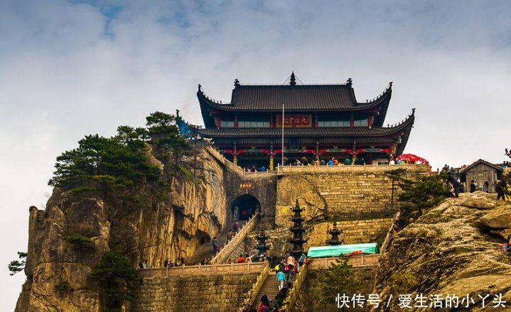 九华山里的这尊女性“肉身佛”,肉身与常人无异,至今无人能解释