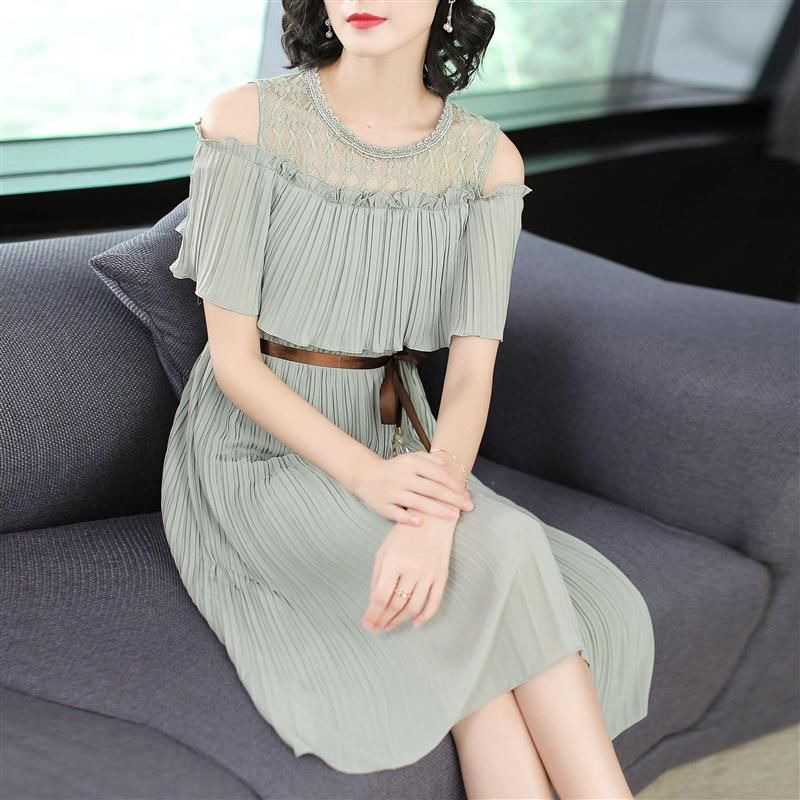 经济允许的四五十岁女人，穿穿显嫩仙女裙啊!美得太不像话了