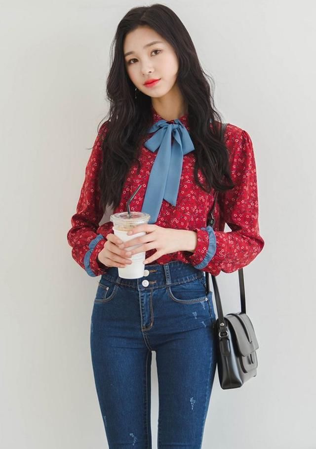 紧身裤很美很迷人，非常洒脱随性，简洁大方彰显时尚魅力！