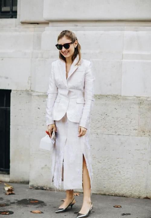  『舒适』奶奶鞋早就过时了，今年流行“猫跟鞋”，照着穿舒适百搭又时髦