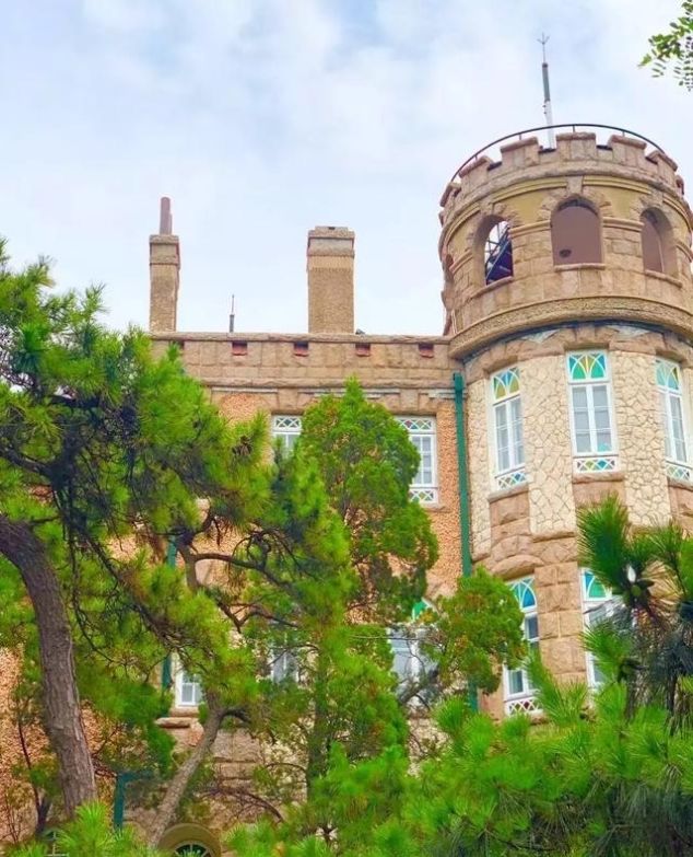 就在青岛!地铁直达、免费开放、紧邻八大关、隐蔽的小树林...这