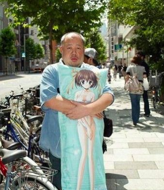 日本人生活现状：百万宅男单身，整容全看心情